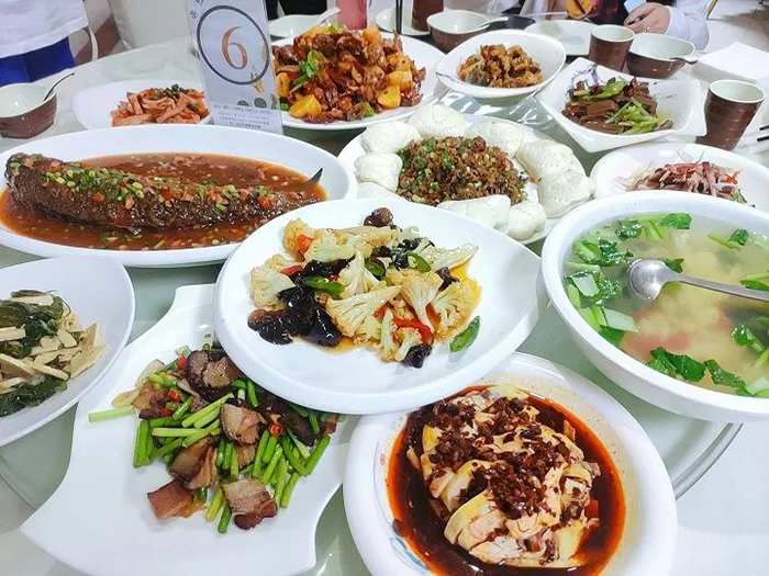 酒店餐飲.jpg
