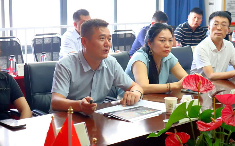 常務(wù)副會(huì)長(zhǎng)李青龍講話.jpg