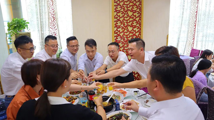 共聚午宴.jpg