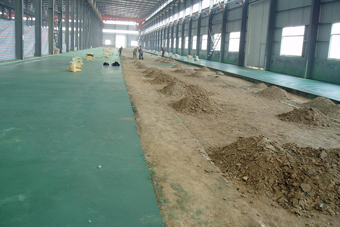 彩色金剛砂地面施工中.png
